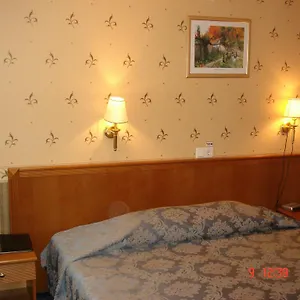 Otel Znannya Kiev